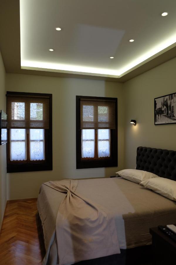 Tebeu Coffe And Bar Bed & Breakfast Vlorë Eksteriør bilde